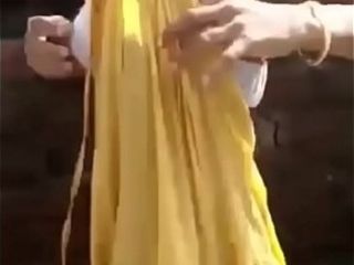 Desi bhabhi bathing vid