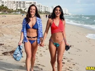 Bestie Beach breezies - RealityKings with Sophia Leone, Mandy Flores